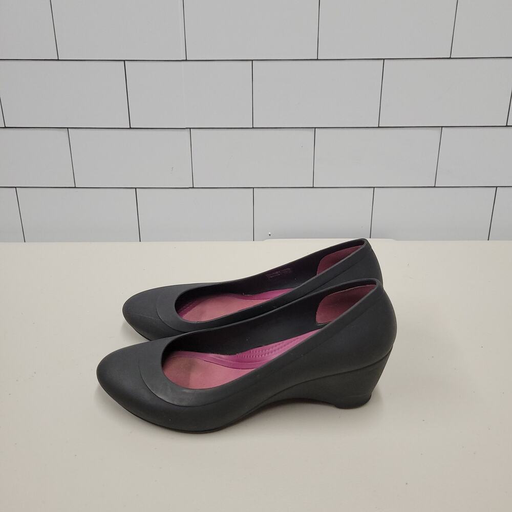 Crocs Women's Size 7 Black Wedge Heels Pumps Dual Comfort Slip On Shoes